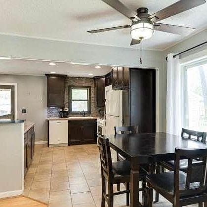 2nd image of 2400-70 1st St