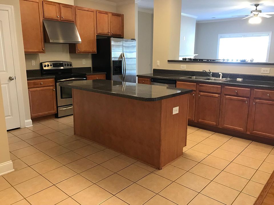 1st image of 208 Louisville Dr #208
