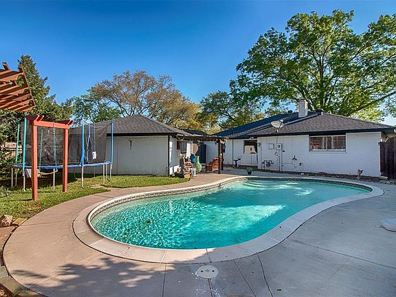 2nd image of 15510 Blackhawk Blvd