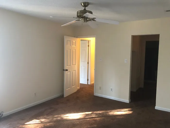 4101 Five Oaks Dr — Photo 14