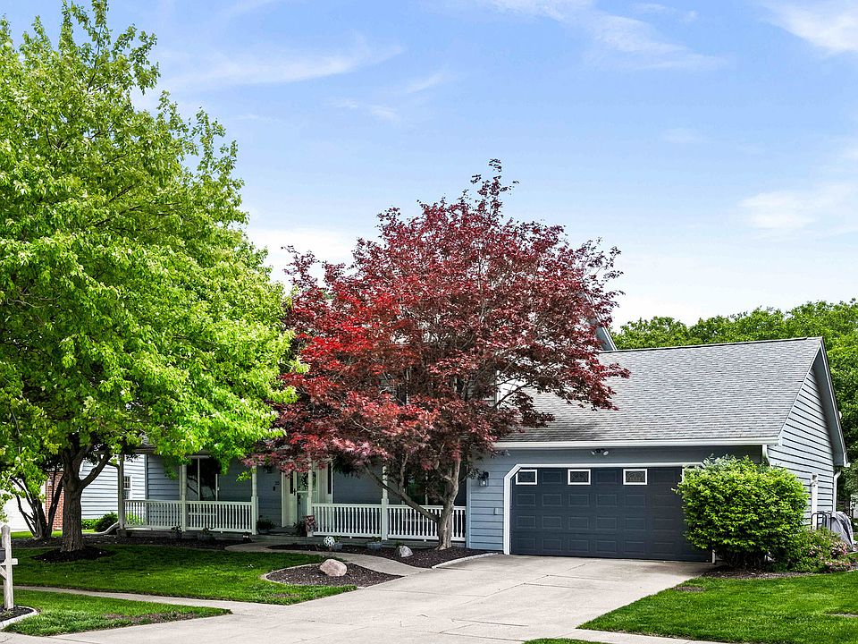 1st image of 25 Bay Pointe Dr