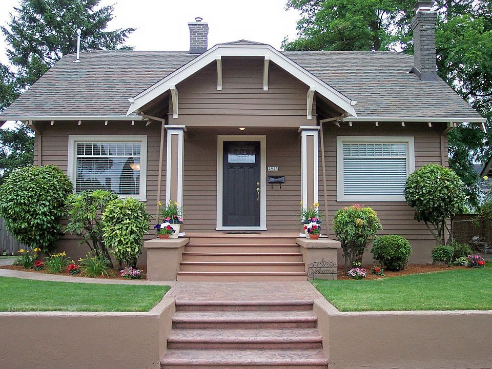 Beautifly landscaped, with fresh paint.