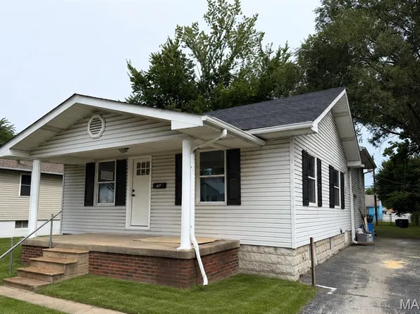 228 W Thomas St, Roxana, IL 62084