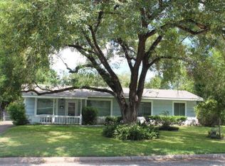 906 E Anaqua Ave, Victoria, TX 77901