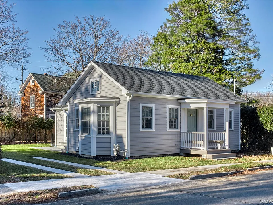130 Village Ln