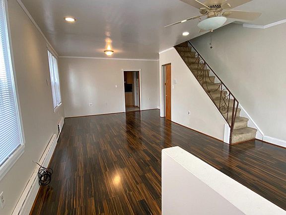 4th image of 4425 Unruh Ave