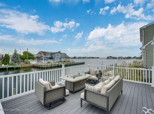 4 Sunrise Ct, Toms River, NJ 08753