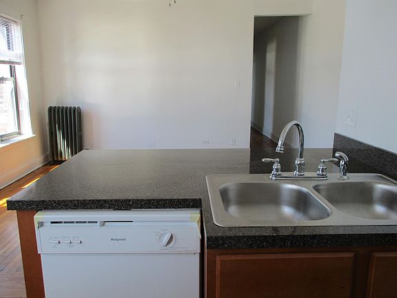 4th image of 4813 N Albany Ave