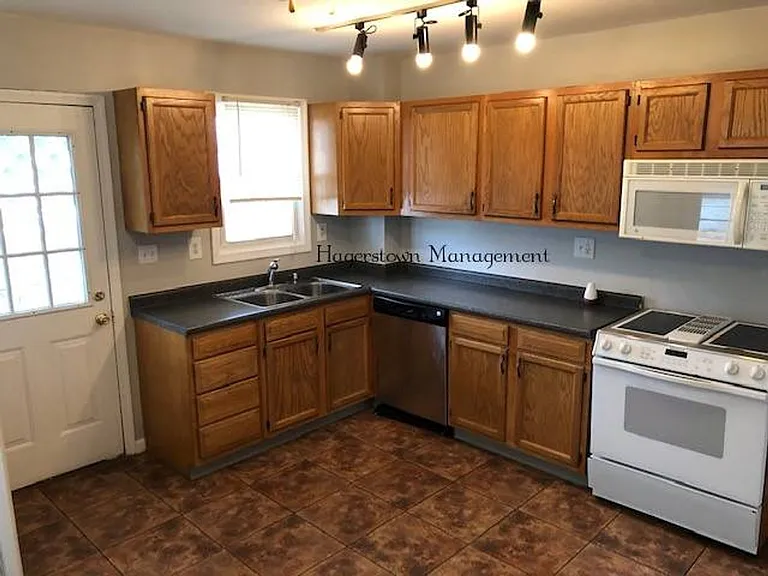 350 Central Ave — Photo 6