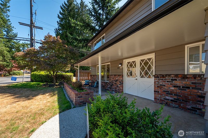4th image of 305 NW 198th Street