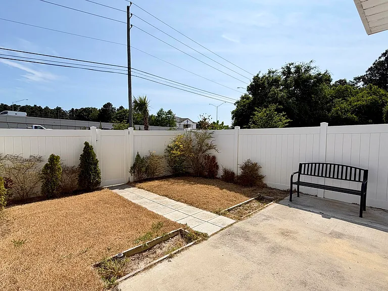 7520 Shadow Lake Dr — Photo 12