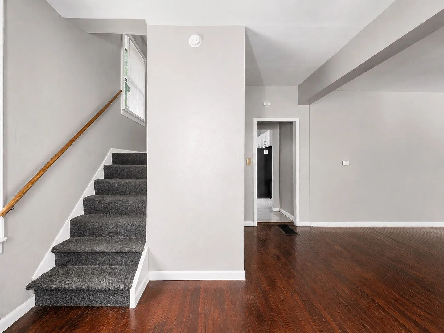 6 bed, 2.0 bath, $4,295 — Photo 3