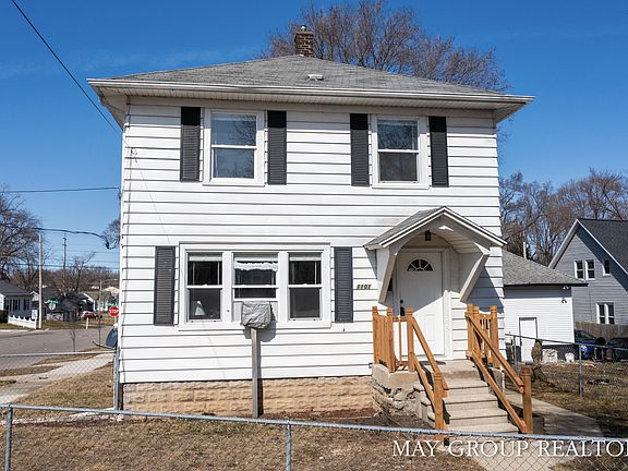 2nd image of 1101 Orville St SE
