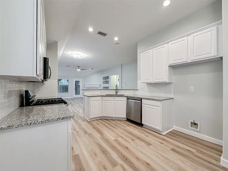 27 Auburn Path Dr — Photo 14