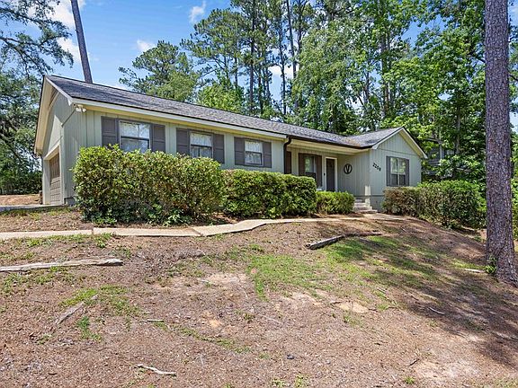 4th image of 2206 Riverside Dr