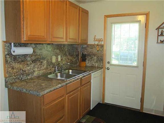 4th image of 1320 Warwick Dr