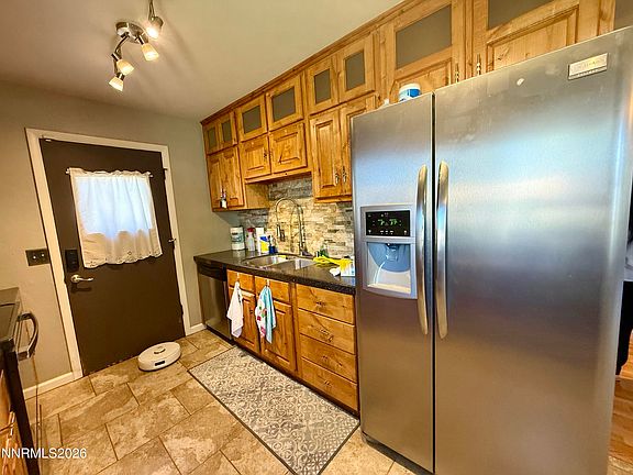 4th image of 1652 Lahontan Ave