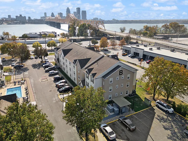 619 N Shore Dr #1 — Photo 16
