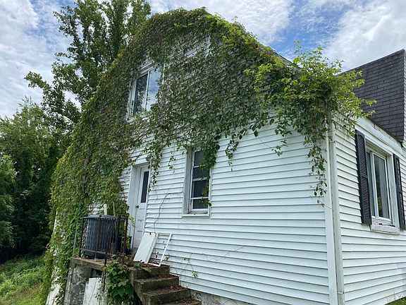 4th image of 620 Jakes St