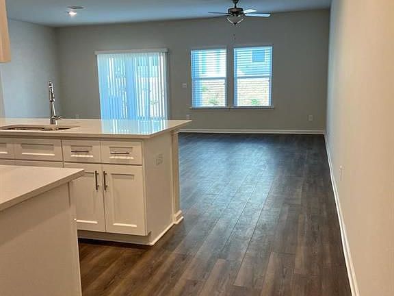 3rd image of 1602 Villageside Ct