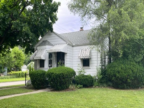 2nd image of 19305 Washtenaw St