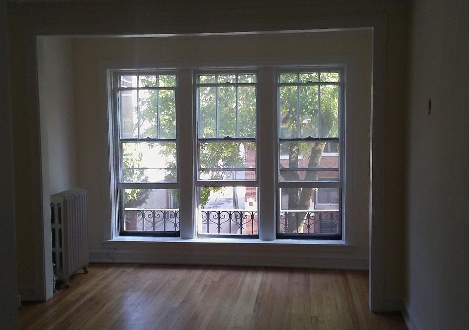 2nd image of 7012 N Greenview Ave #1