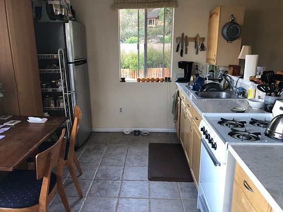 3rd image of 1203 Calle Cerrito Alto
