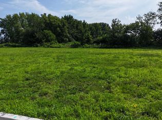 3 Crossing Ct, Peru, IL 61354