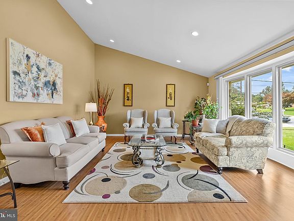 5th image of 142 Greycourt Rd