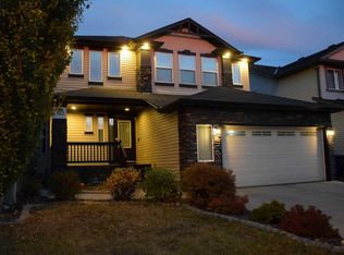 152 W Hawkmere Way, Chestermere, AB T1X 0C8