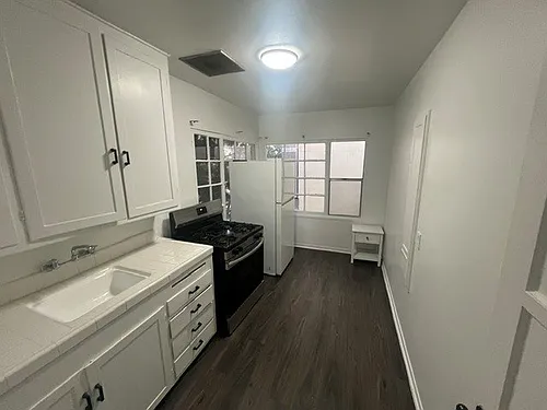 Floor plan Studio. 1 Bath. 0 Half. Furnished