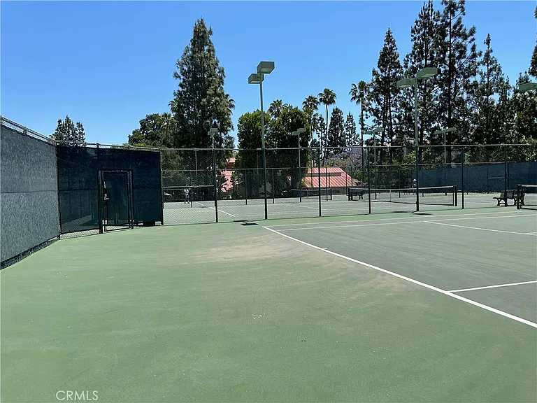 5540 Owensmouth Ave — Photo 21