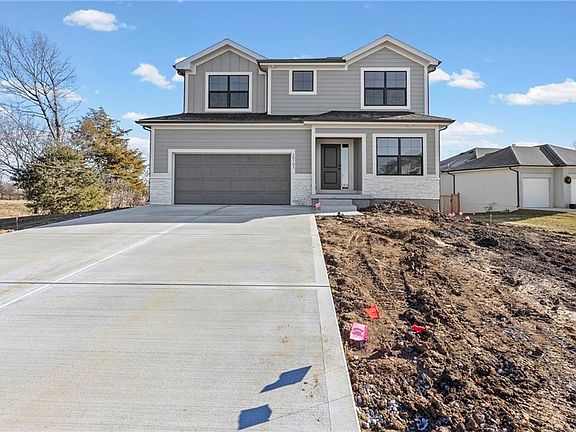 3rd image of 19362 Skyview Ln