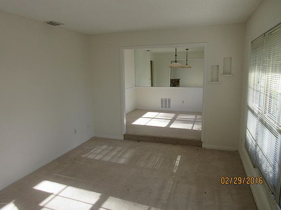 3rd image of 545 Gulfstream Cir N