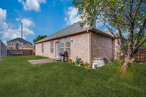 1000 Leoti Ln Photo 1