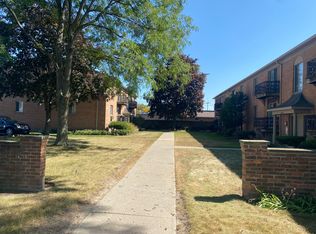 22901 Nine Mile Rd #R1, Saint Clair Shores, MI 48080