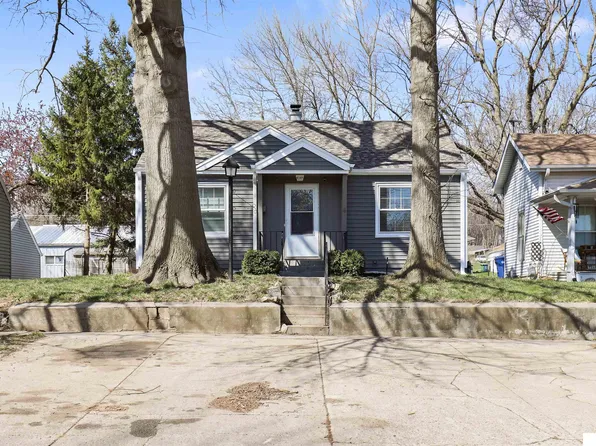 1710 Main St, Bellevue, NE 68005