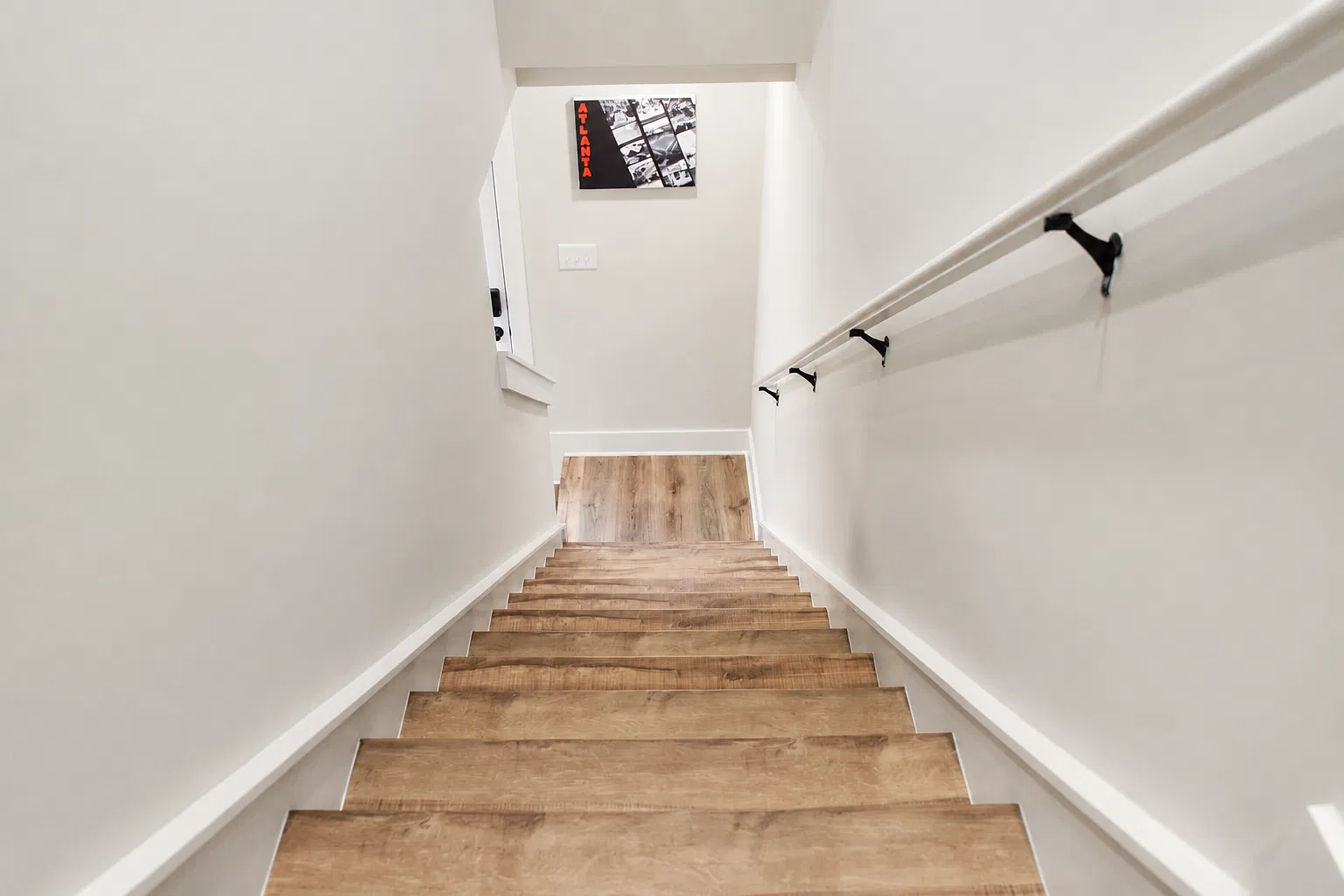 2 bed, 900 sqft, $2,600 — Photo 1