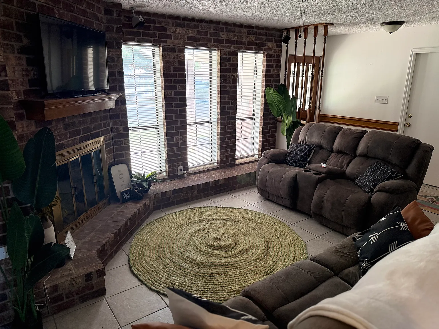 3 bed, 1368 sqft, $5,200 — Photo 3