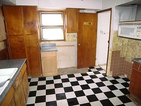 2nd image of 1622 Meriline Ave