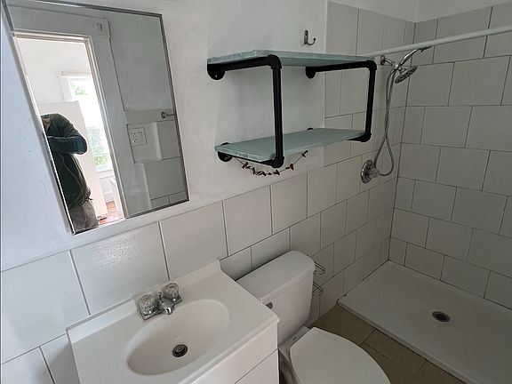 3rd image of 307 Cornell Dr SE APT 3