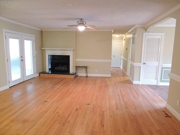 Living with fireplace