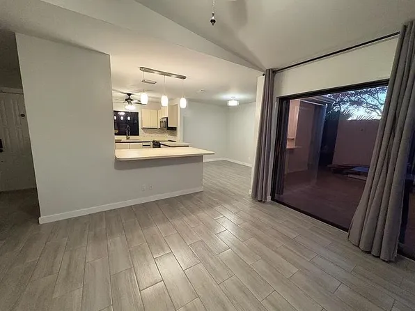 51 Meadows Dr, Boynton Beach, FL 33436