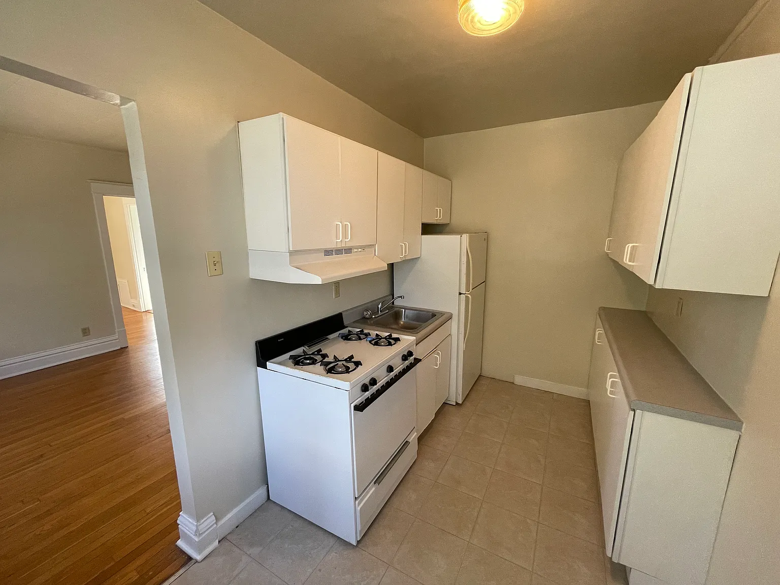 1 bed, 490 sqft, $725 — Photo 3