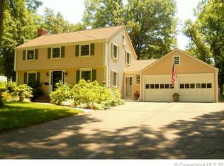 126 Lakewood Cir N, Manchester, CT 06040