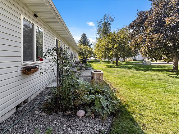 5th image of 15 Teton St