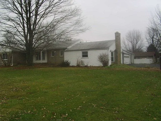 657 Portland Way S photo 1
