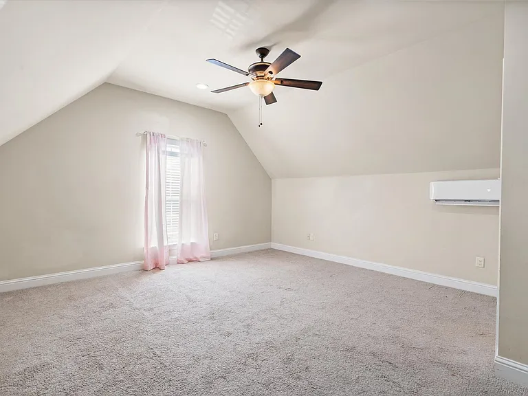 1056 Linlen Ave — Photo 15