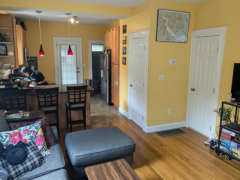 8 Cedar St #1 — Photo 11