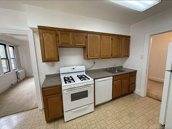 5th image of 20410 42nd Avenue